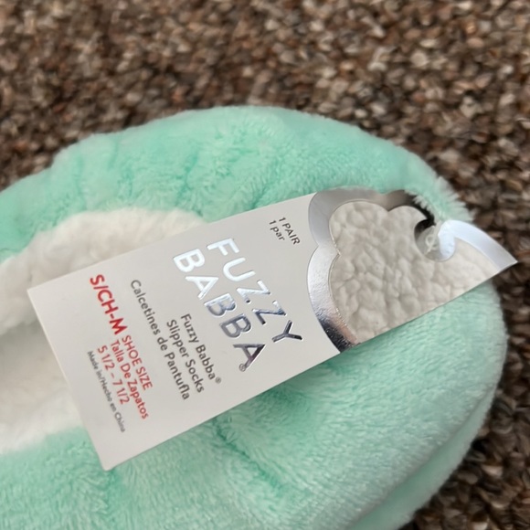 1 Pair Fuzzy Babba Home Wear! - Picture 3 of 3